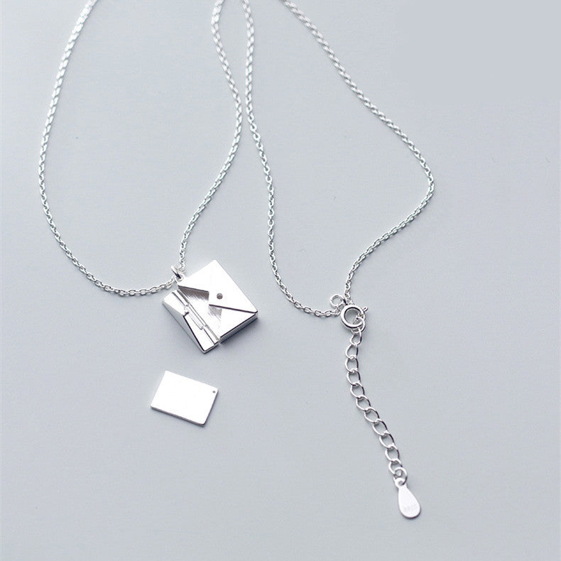 Envelop Necklace